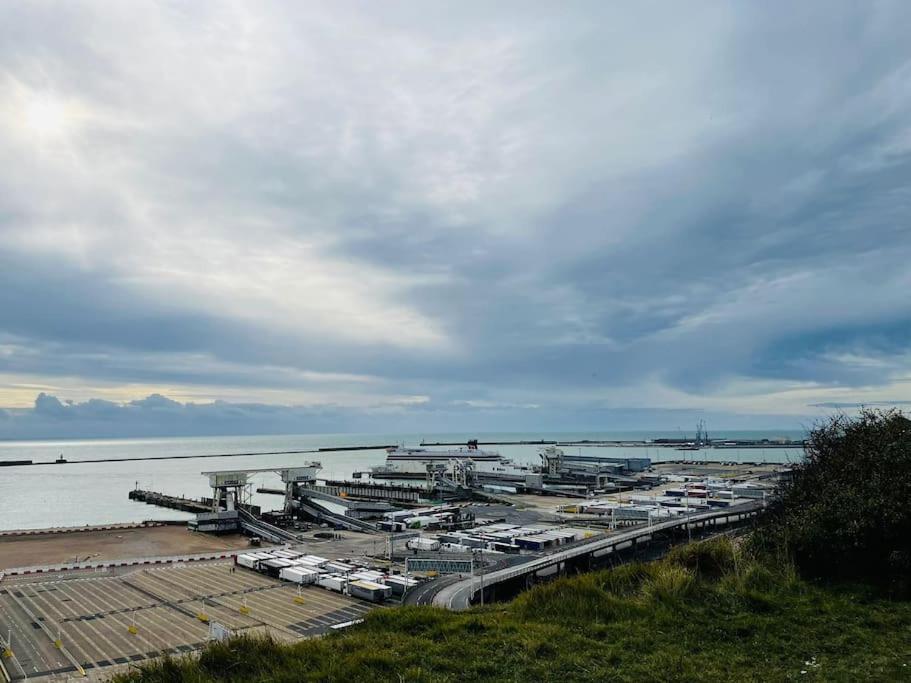 Modern 2 Bedroom Flat By Dover Port, Castle& Sea! Exterior foto